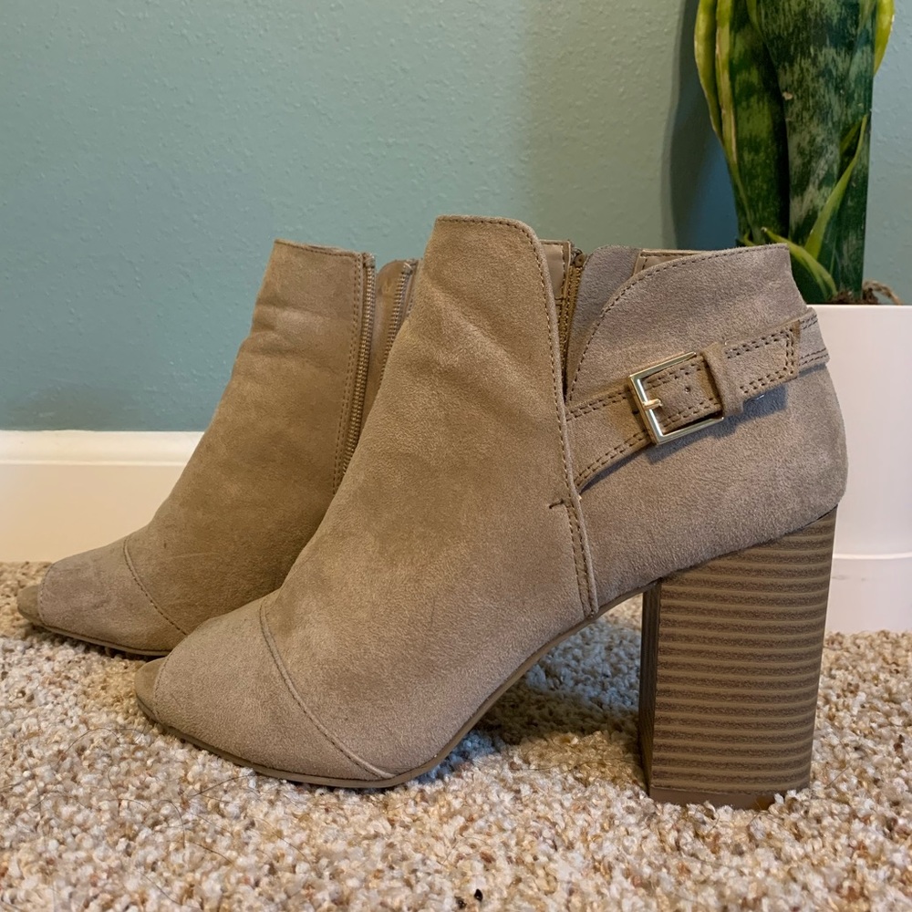 Tan Open Toe Booties-Size 8 (excellent condition!)